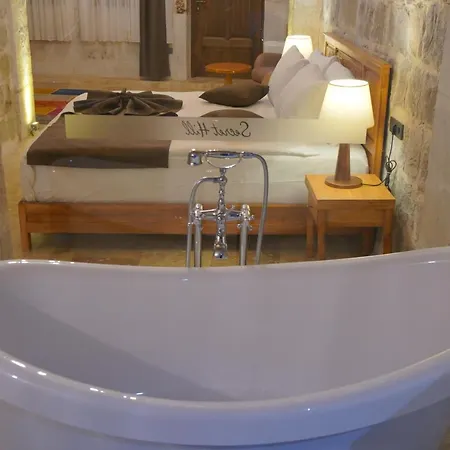 Готель Cappadocia Secret Hill Cave *